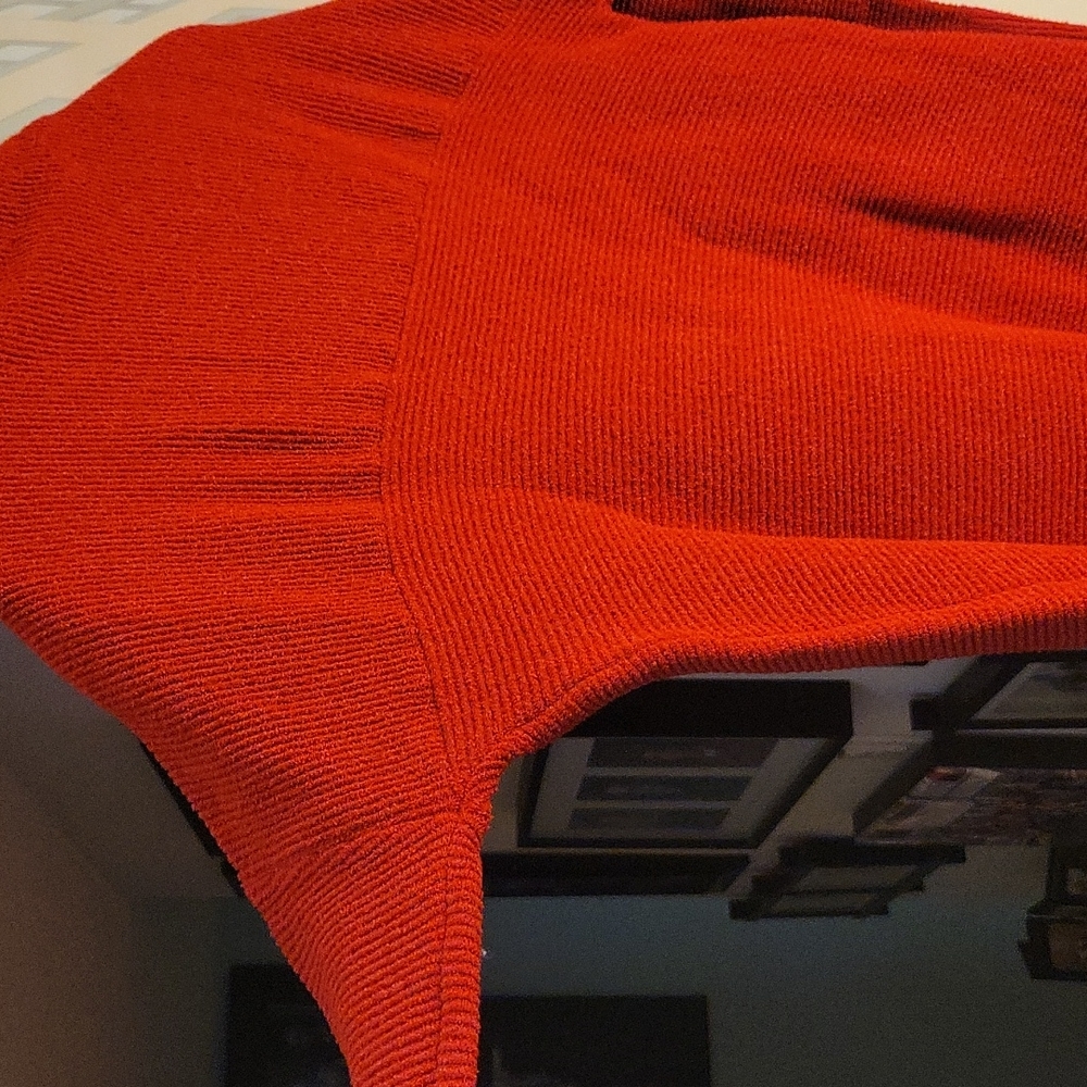 Red sweater - Picture 3 of 4